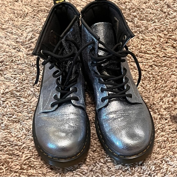 Dr Martens 1460 J girls crinkle metallic zip lace up combat boots silver - Picture 2 of 5